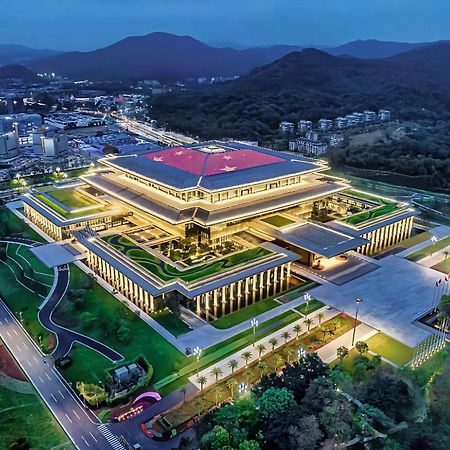 Henghe Selected S Design Hotel - Flagship Store Of Guangzhou Baiyun Railway Station International Convention Center--Reputation Preferred Exterior photo